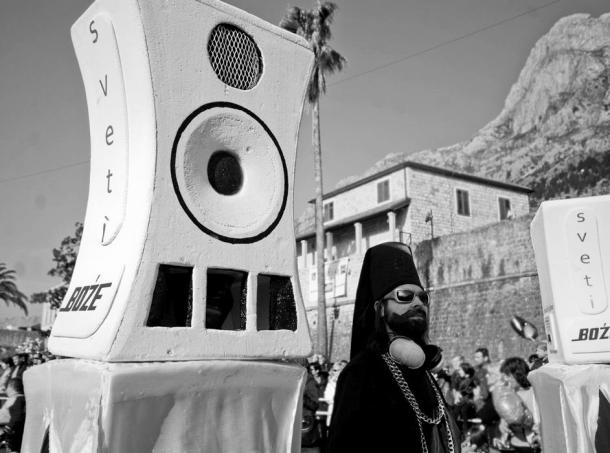 485594_254194458059268_145033239_n